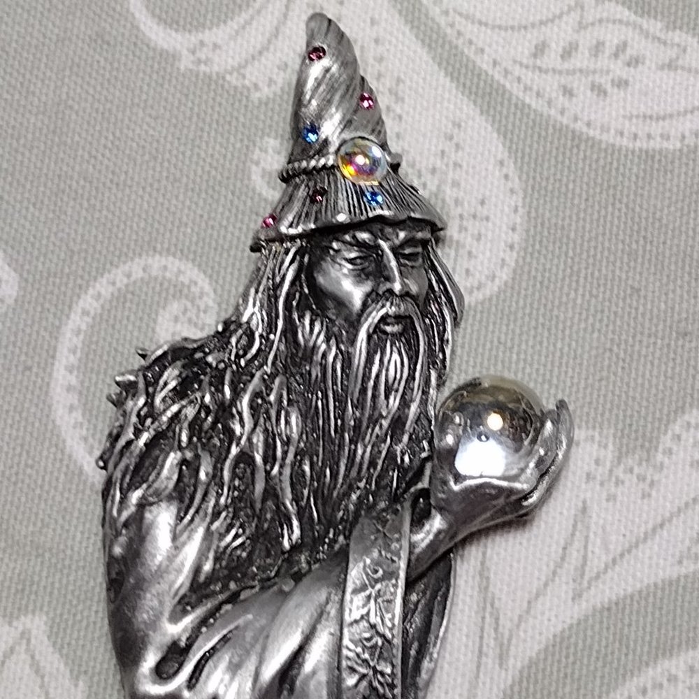 🎬Vintage🎬 Pewter Wizard Brooch